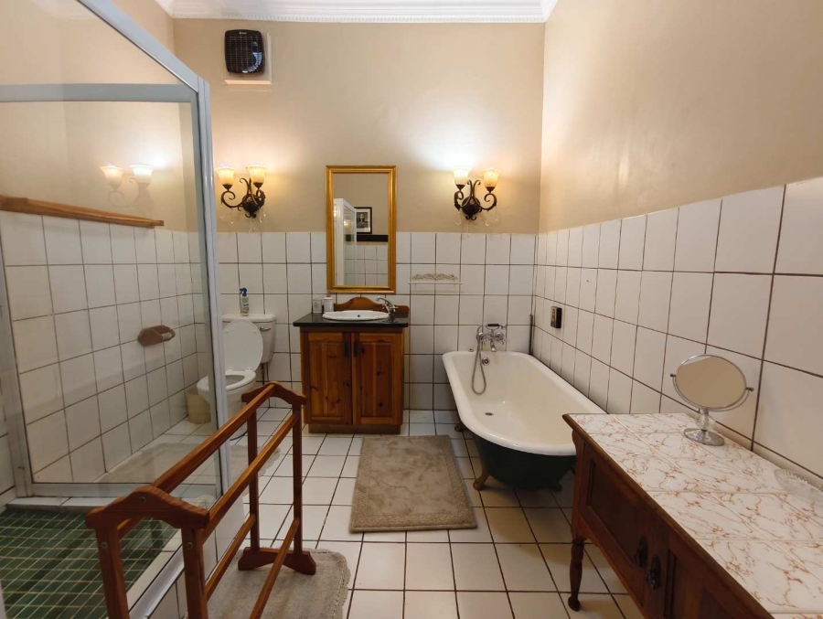 6 Bedroom Property for Sale in Quaggafontein Free State